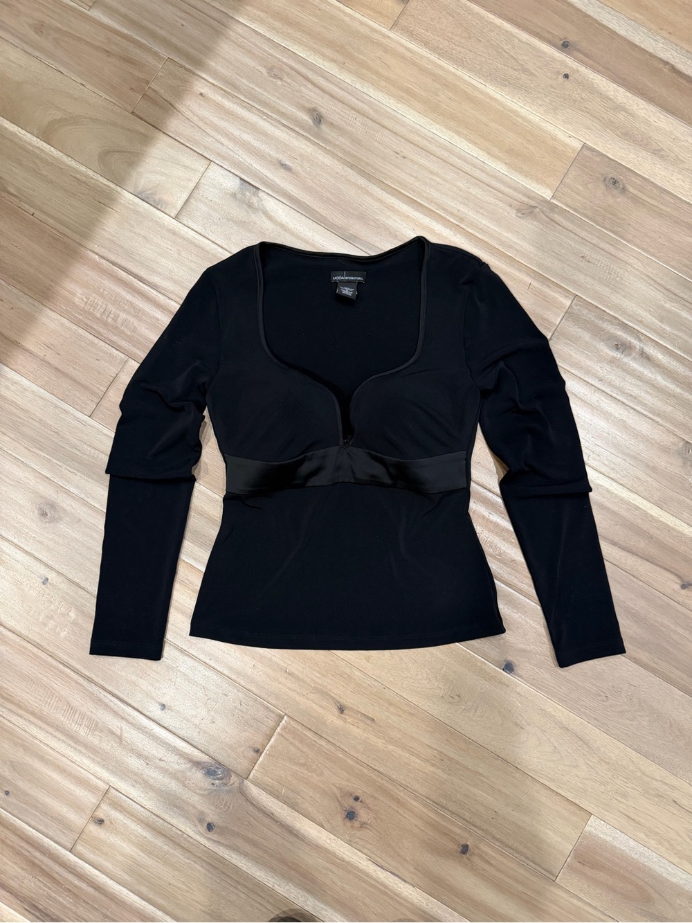 Moda International - By Victorias Secret
Long sleep top